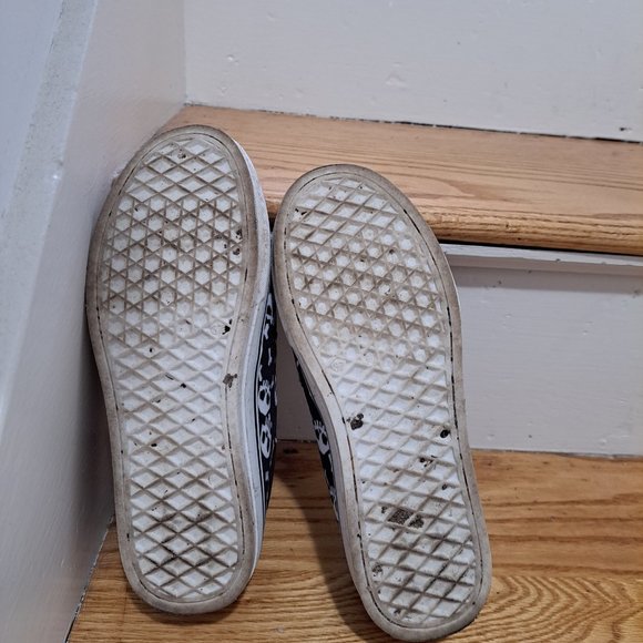 Womens size 37 slip on Skull sneakers - Picture 4 of 4